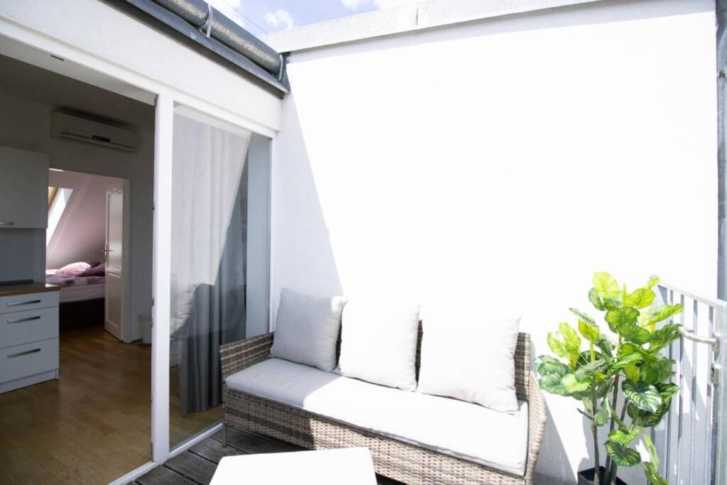 Sunny & Cozy Penthouse With Balcony L Dg4'14 Daire Viyana Dış mekan fotoğraf