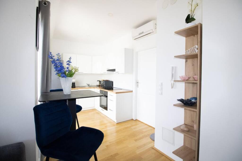 Sunny & Cozy Penthouse With Balcony L Dg4'14 Daire Viyana Dış mekan fotoğraf